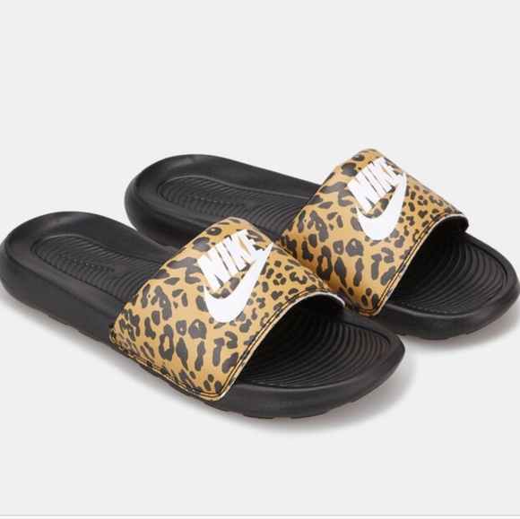 Women's Nike Victoria One Slides - Picture 3 of 12